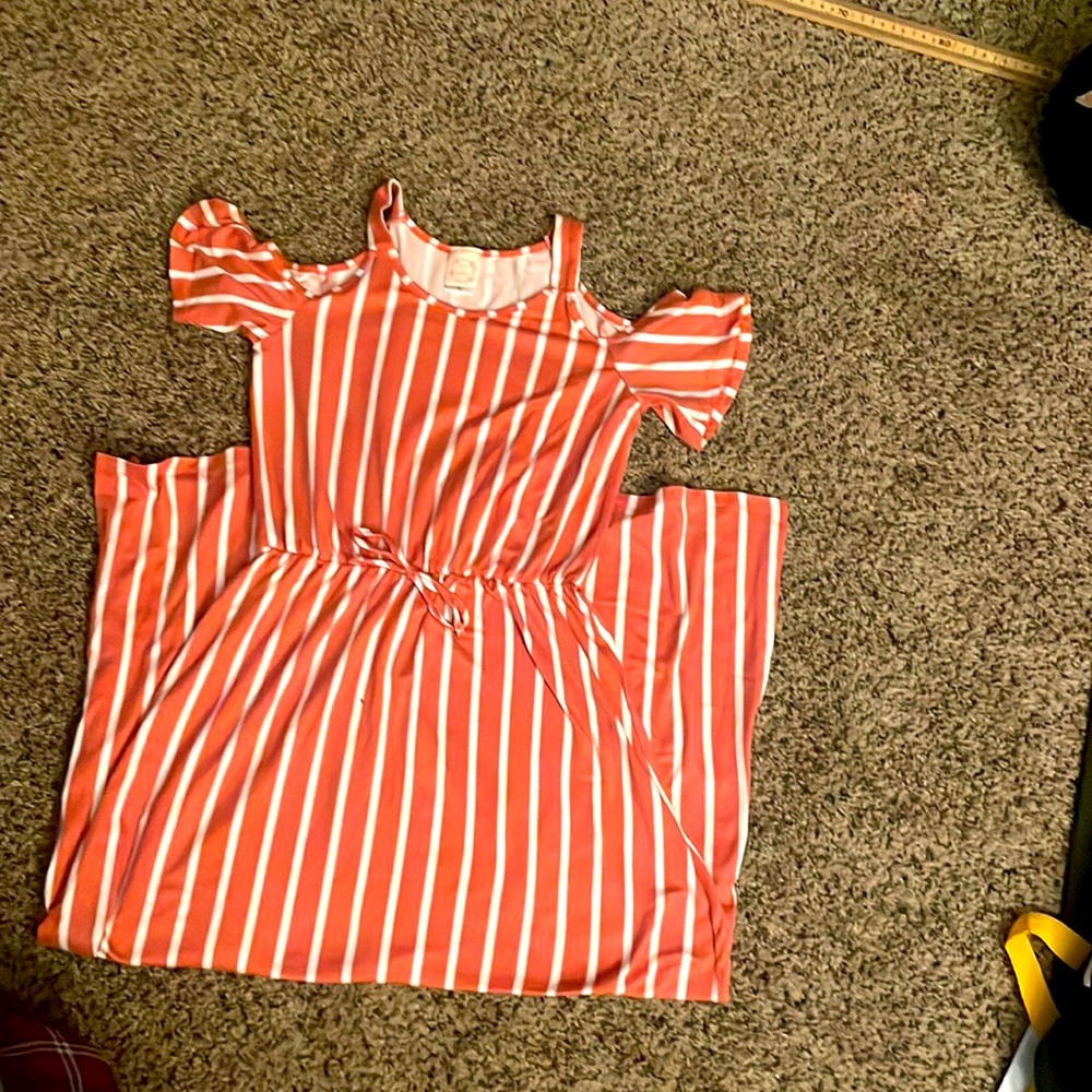 Brand:Heart and Arrow Size:10 Color:Salmon/pink